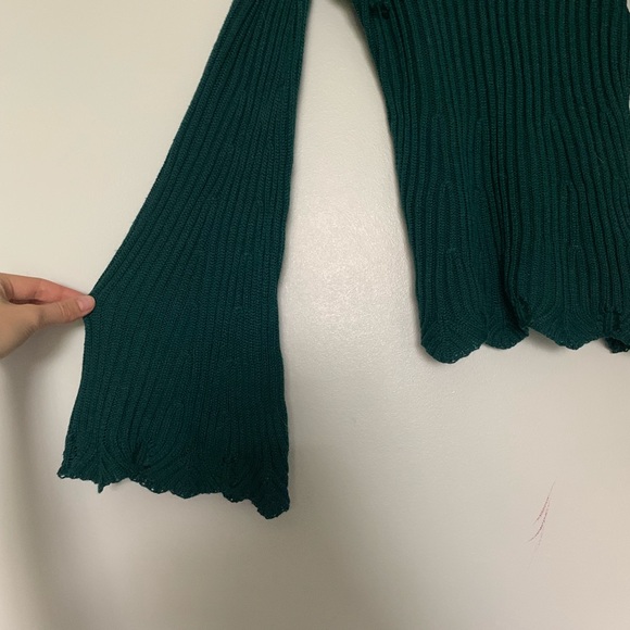 Unique Sweater. - Picture 4 of 4